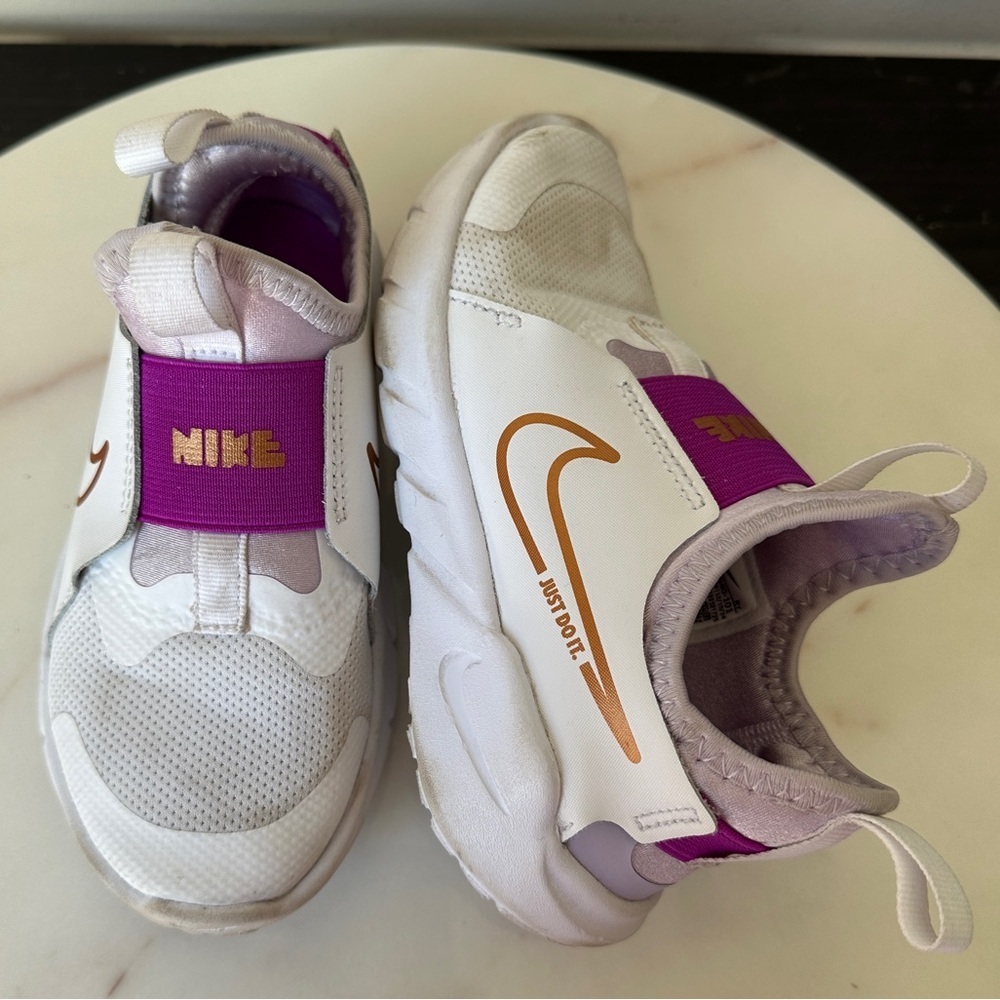 Nike Toddler girls Flex Runner 2 Slip on Sneakers no laces 11c
